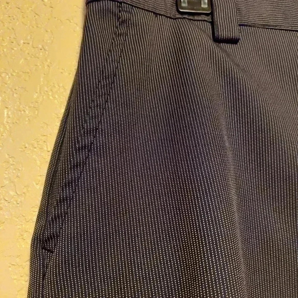 Izod XFG Extreme Function Mens 34 Flat Front Black White Stripe Golf Shorts - Picture 5 of 8